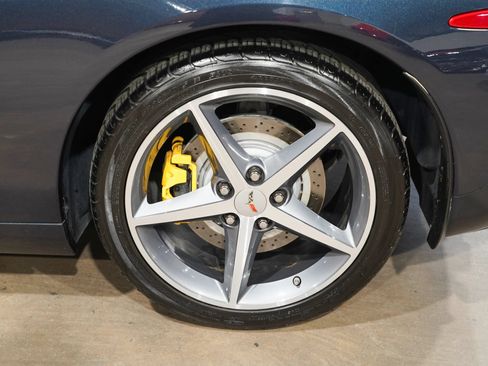 Used 2013 Chevrolet Corvette Coupe w/ 4LT Preferred Equipment Group RWD image 57