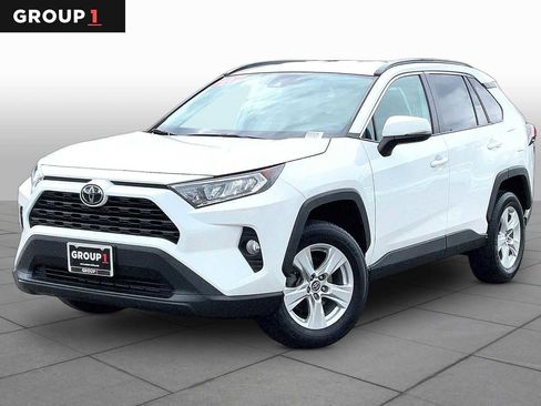 Used 2021 Toyota RAV4 XLE w/ Carpet Mat Package (TMS) FWD image 1