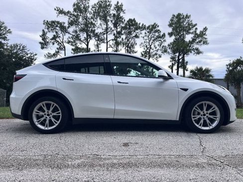 Used 2023 Tesla Model Y Long Range AWD/4WD image 13