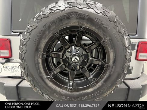 Used 2017 Jeep Wrangler Unlimited Sport w/ Quick Order Package 24S AWD/4WD image 13