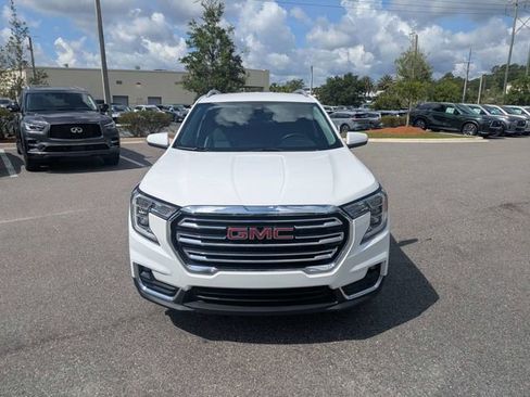 Used 2024 GMC Terrain SLT FWD image 8