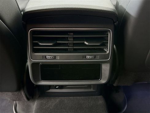 Used 2021 Audi Q8 Premium Plus image 27