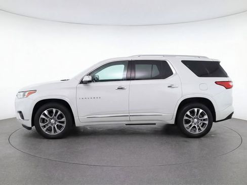 Used 2018 Chevrolet Traverse Premier w/ Driver Confidence II Package FWD image 6