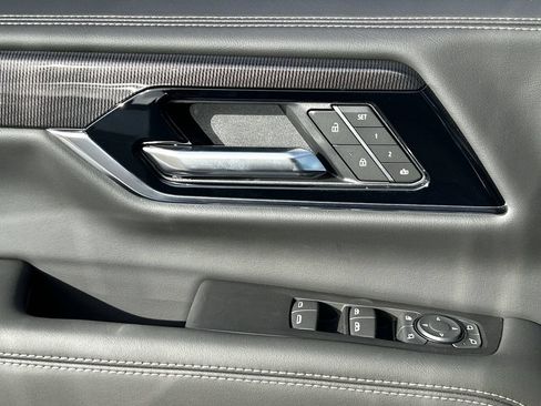 New 2026 GMC Yukon XL Elevation AWD/4WD image 23