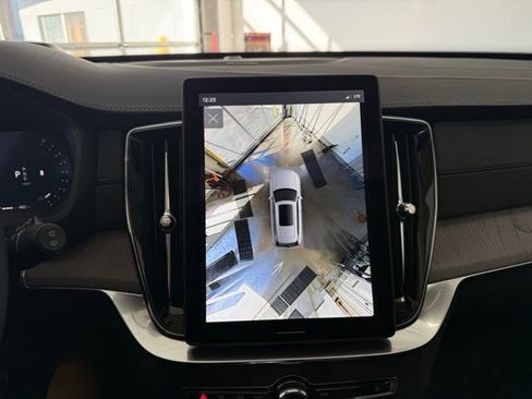 New 2026 Volvo XC90 B6 Ultra w/ Protection Package image 24