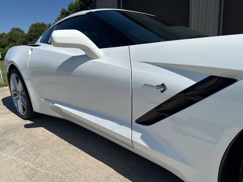Used 2019 Chevrolet Corvette Stingray Coupe w/ 1LT RWD image 95