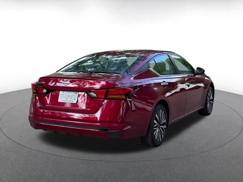 Used 2025 Nissan Altima 2.5 SV image 14