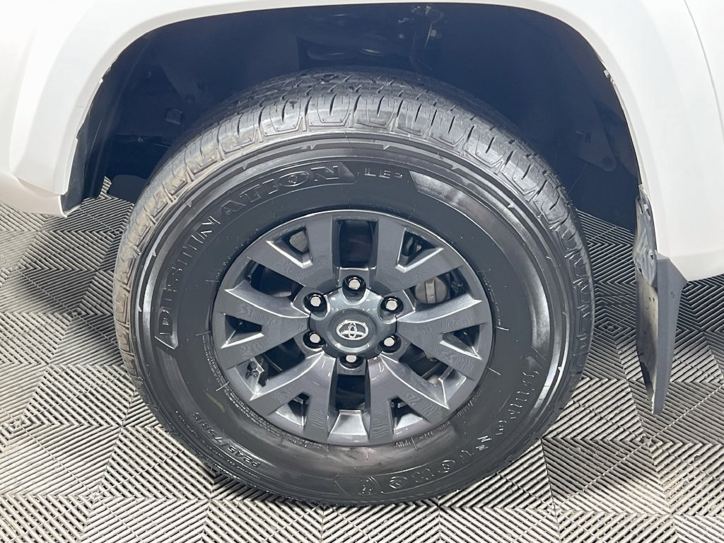 Certified 2023 Toyota Tacoma SR5 w/ Technology Package AWD/4WD image 24