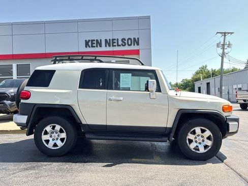 Used 2008 Toyota FJ Cruiser 4WD image 11