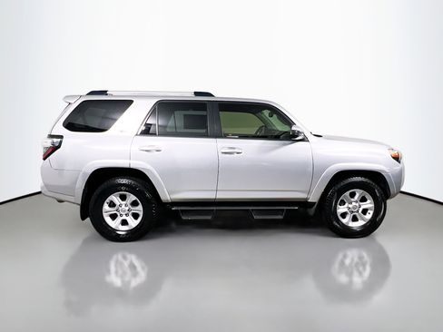 Used 2020 Toyota 4Runner SR5 image 3