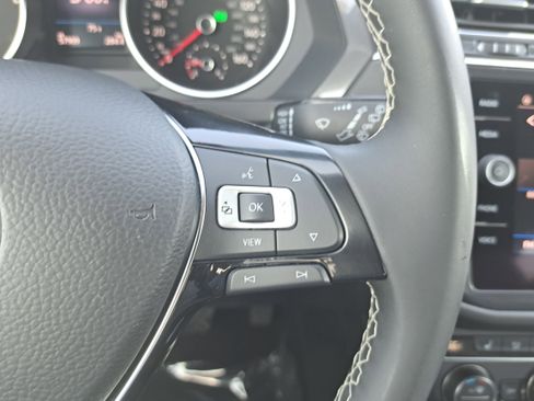 Certified 2021 Volkswagen Tiguan SE image 17
