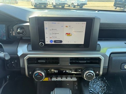 Used 2024 Toyota Tacoma SR5 image 21