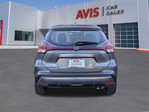 Used 2024 Nissan Kicks SV image 7