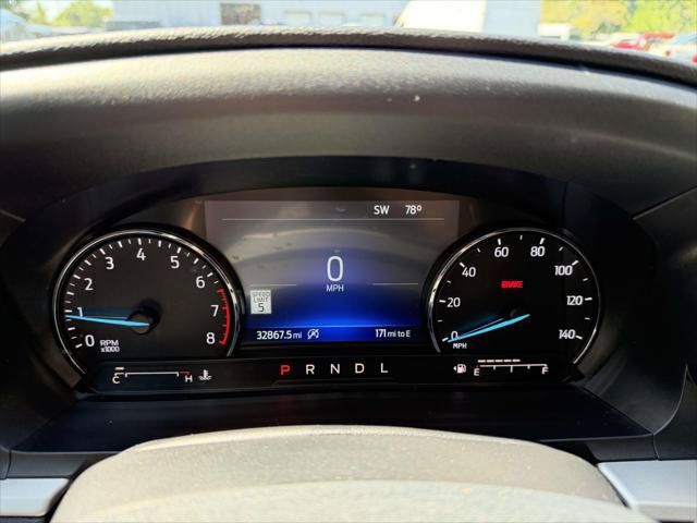 Used 2023 Ford Explorer XLT w/ Equipment Group 202A AWD/4WD image 26