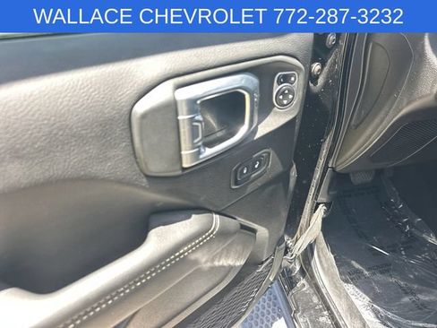 Used 2020 Jeep Wrangler Unlimited Sahara AWD/4WD image 16