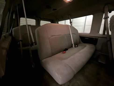 Used 2014 Ford E-350 and Econoline 350 XLT RWD image 26