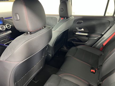 Used 2025 Mercedes-Benz GLA 35 AMG 4MATIC image 21