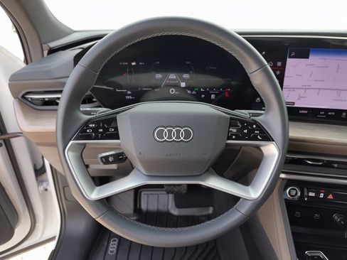 Certified 2025 Audi Q5 Premium w/ 19" Wheel Package AWD/4WD image 10