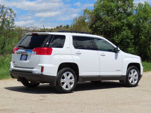 Used 2017 GMC Terrain SLE w/ Driver Alert Package I FWD image 3