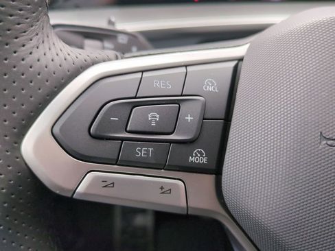 New 2026 Volkswagen Tiguan SE R-Line AWD/4WD image 18