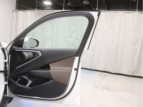 Used 2025 BMW X3 xDrive30i w/ Convenience Package AWD/4WD image 17