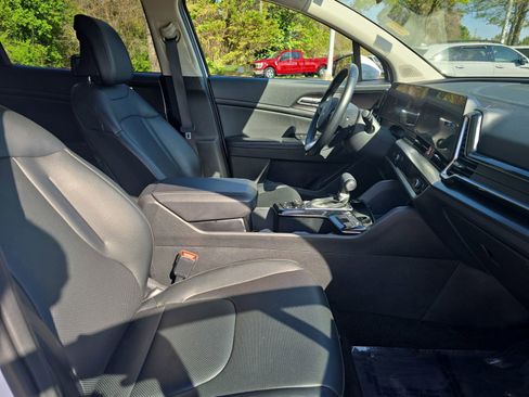 Used 2024 Kia Sportage EX image 10