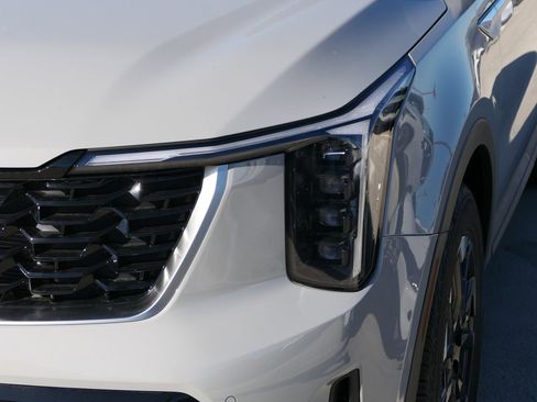 New 2026 Kia Sorento S image 7