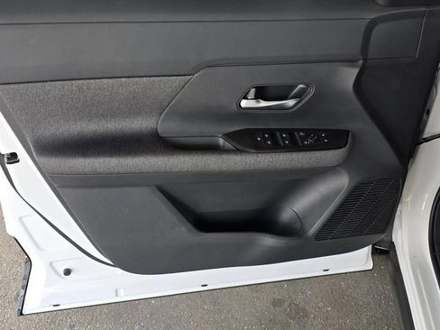 Used 2026 Nissan Kicks SV FWD image 29