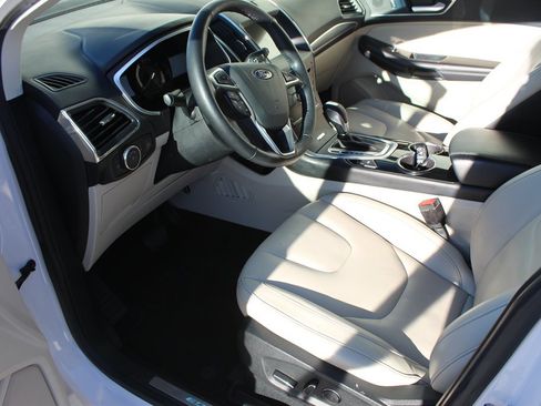 Used 2018 Ford Edge Titanium w/ Technology Package image 6