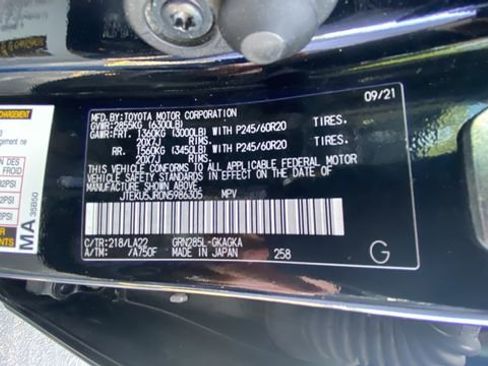 Used 2022 Toyota 4Runner Limited AWD/4WD image 29