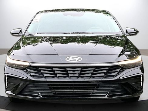 Used 2024 Hyundai Elantra SEL FWD image 3