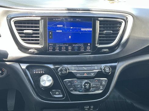 Used 2018 Chrysler Pacifica Touring Plus w/ S Appearance Package FWD image 20