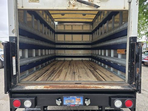 Used 2016 Chevrolet Express 3500 RWD image 11