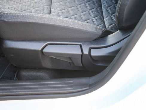 Used 2026 Nissan Kicks SV image 23