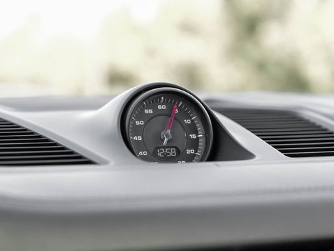 Used 2020 Porsche Cayenne Turbo image 31