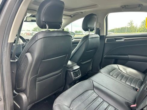 Used 2013 Ford Fusion SE FWD image 18