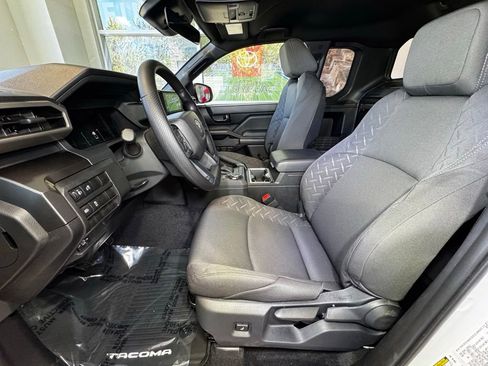 Used 2026 Toyota Tacoma SR5 AWD/4WD image 18
