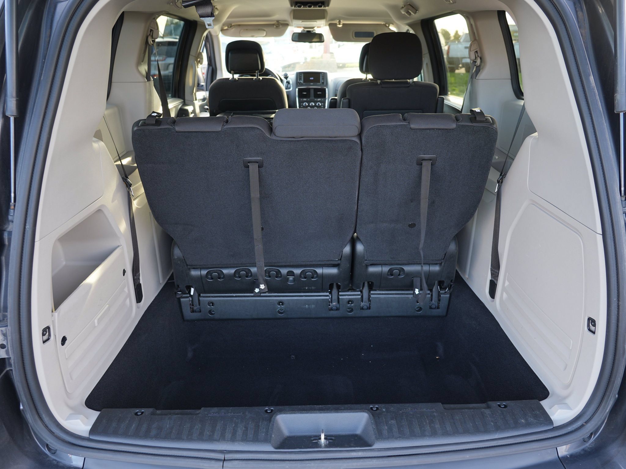 Used 2018 Dodge Grand Caravan SE w/ UConnect Hands-Free Group FWD image 26