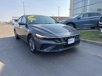 Used 2024 Hyundai Elantra SEL FWD video 1