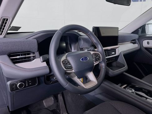 Used 2025 Ford Explorer Active image 12