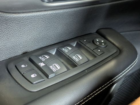 New 2026 Chrysler Pacifica Select image 25