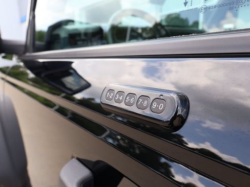 Used 2022 Ford Bronco Wildtrak AWD/4WD image 11