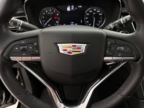 Used 2022 Cadillac XT6 Premium Luxury image 24