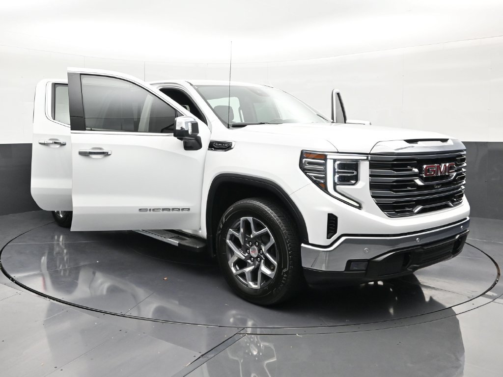 Used 2023 GMC Sierra 1500 SLT w/ SLT Premium Plus Package AWD/4WD image 31