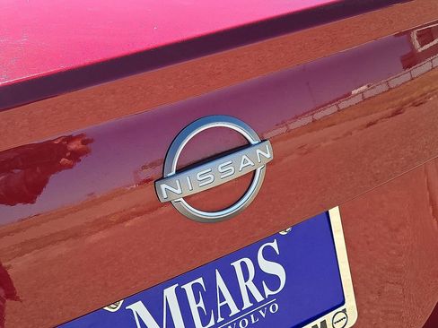 Used 2025 Nissan Versa SV image 12