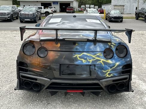Used 2020 Nissan GT-R Premium w/ Premium Interior Package image 6