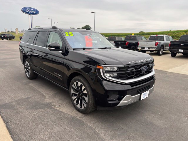 Used 2025 Ford Expedition Max Platinum w/ Driver's Package AWD/4WD image 3