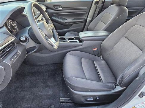 Used 2024 Nissan Altima 2.5 SV image 15