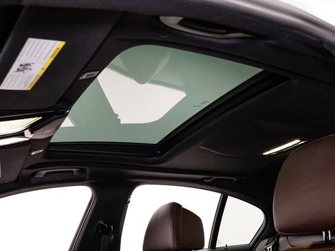 Used 2017 BMW 540i xDrive image 12