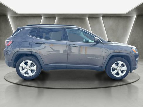 Used 2020 Jeep Compass Latitude w/ Advanced Safety Group FWD image 6
